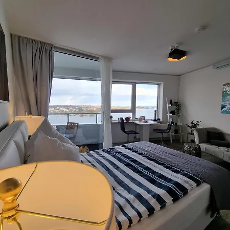 Traumblick! Mitten Im Wasser, Dem Himmel Ganz Nah! * Шлезвиг