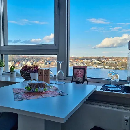 Traumblick! Mitten Im Wasser, Dem Himmel Ganz Nah! * Шлезвиг